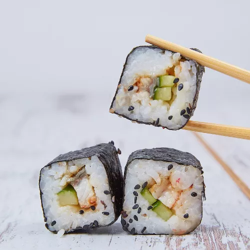 kawałeki sushi